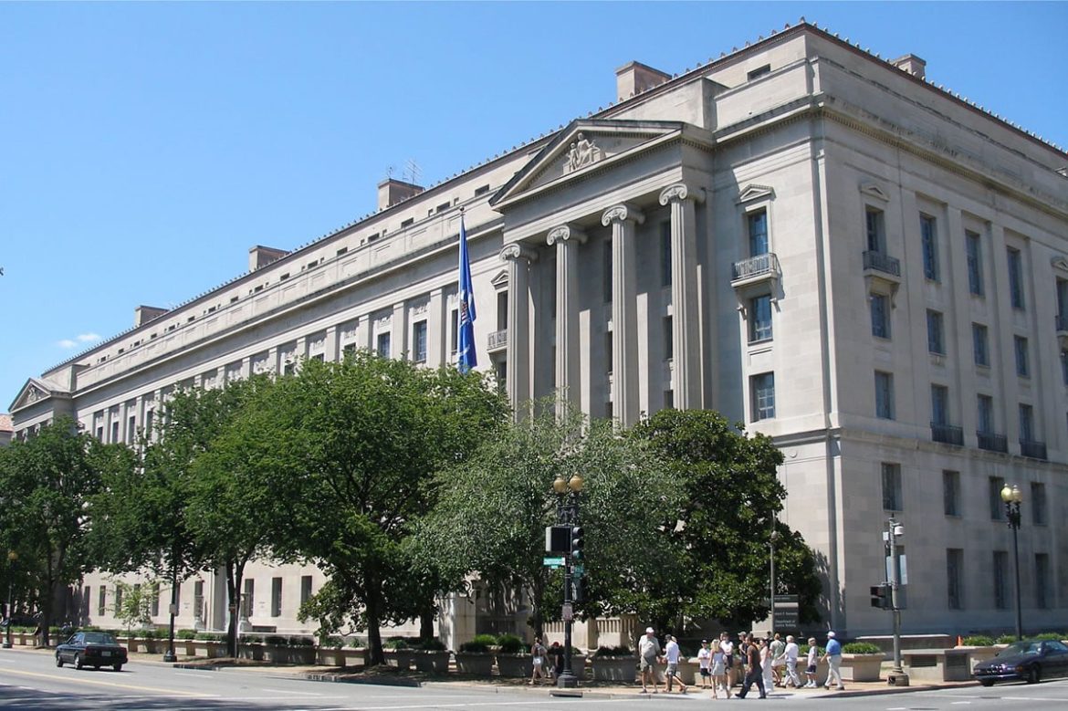 DOJ Seizes Huione Cloud Backbone In Crypto Scam Money-Laundering Crackdown