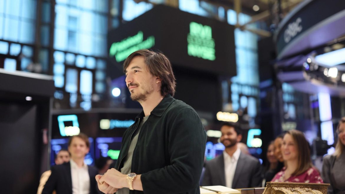 Robinhood Chain's real-world assets jump fivefold as tokenized stocks start trading in size