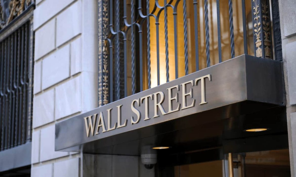 Tokenized Stocks Emerge as Altcoin Lifeline Amid Crypto Market Reset
